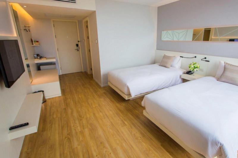 Crystal Hotel Green Wood Travel