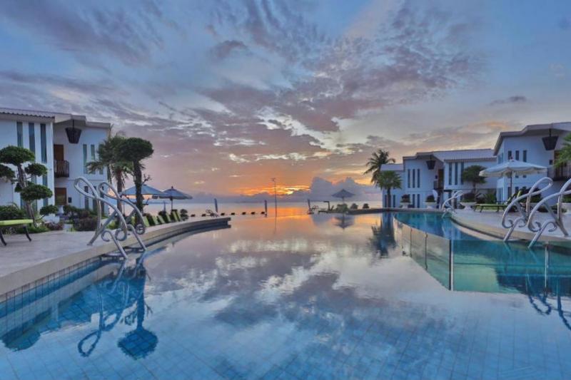 Vannee Golden Sands Greenwood Travel