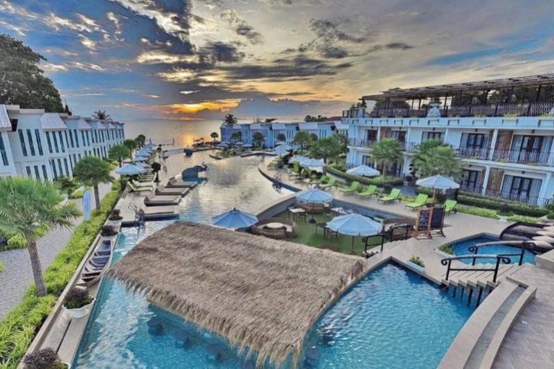 Vannee Golden Sands Greenwood Travel